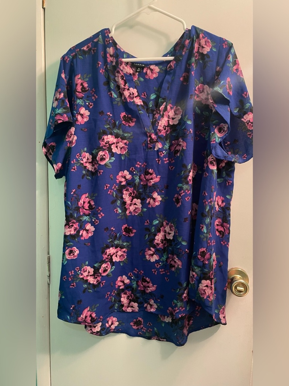 torrid Blue Floral V-Neck Blouse with Pink Blooms 3x
